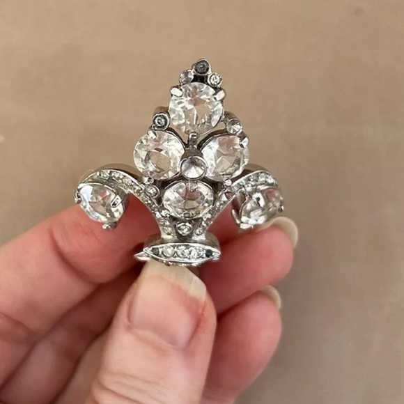 Vintage REJA, Inc. Fleur De Lis Silver Crystal Brooch - Picture 9 of 12